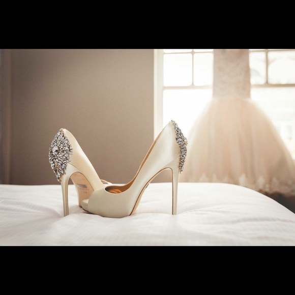 badgley mischka kiara heels